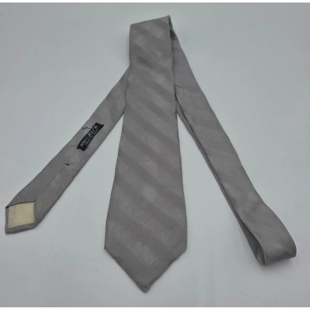 Ted Lapidus Paris Grey Diagonal Stripe 100% Silk Tie Made in Italy
